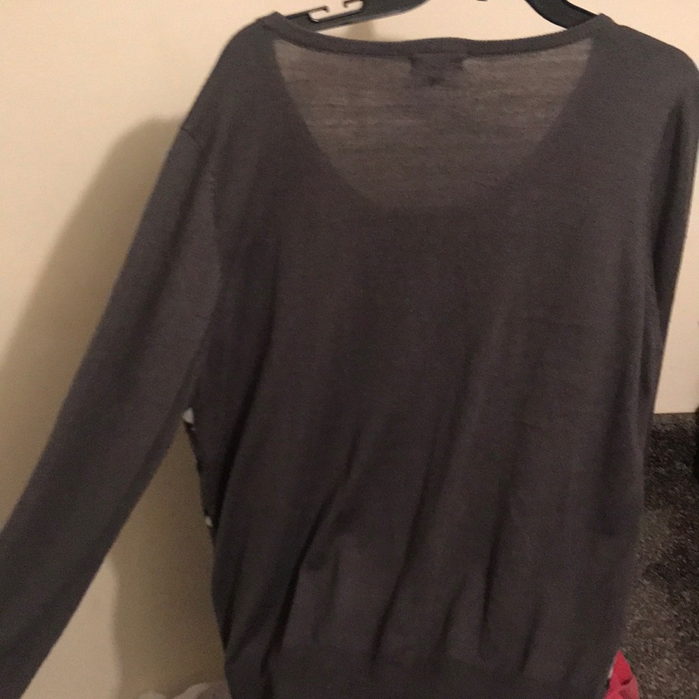 Gray sweater - Picture 4 of 4